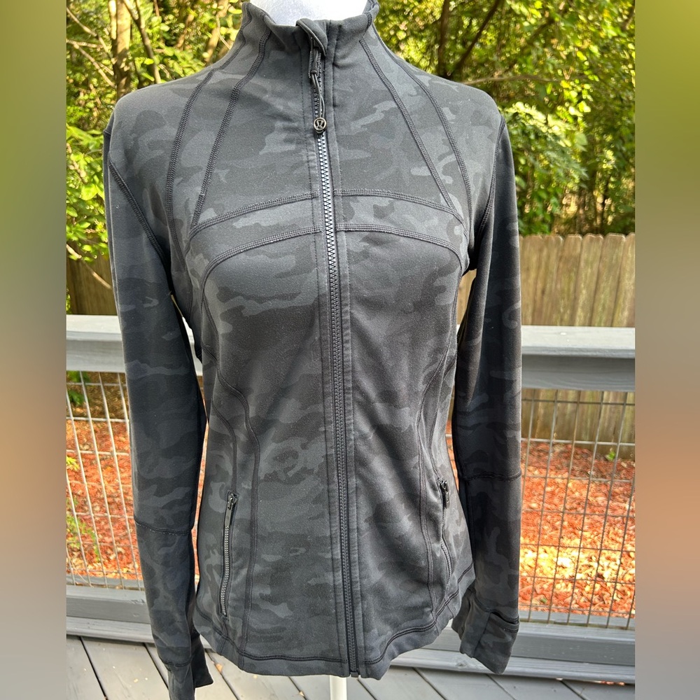 LULULEMON | Define Jacket – Women’s Black Camouflage, Good Condition size 8